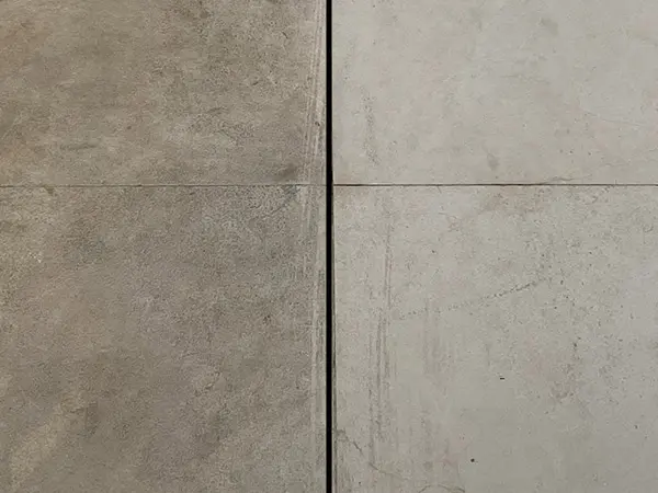 Restauración y limpieza profunda de piso de piedra natural antes y después